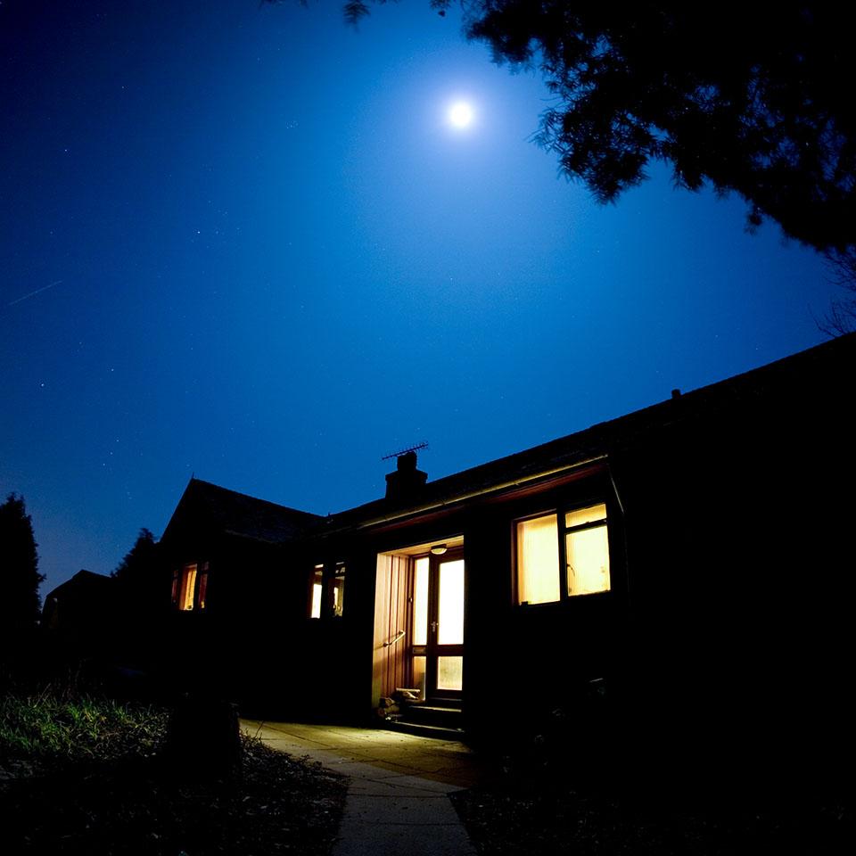 Accensione luci esterne con smartphone